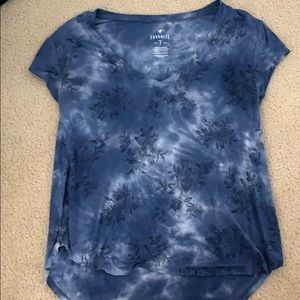 American Eagle blue floral short sleeve
